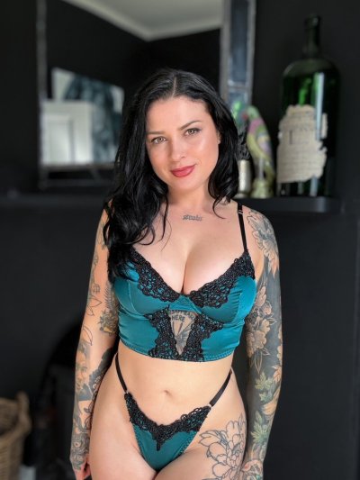 Watch DEMI NOVAK's leaked NSFW photo on TwXstars