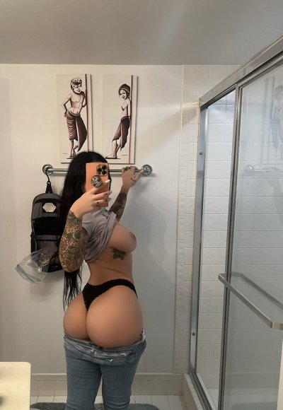 Watch Stella Brooks's leaked NSFW photo on TwXstars