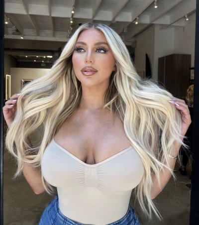 Watch Kayley Gunner's leaked NSFW photo on TwXstars