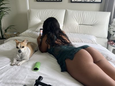 Watch Alina Belle's leaked NSFW photo on TwXstars