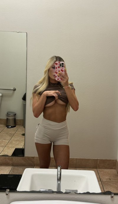 Watch 𝔩 𝔢 𝔵 𝔦 𓆩♡𓆪's leaked NSFW photo on TwXstars