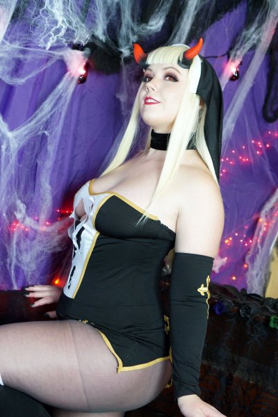 Watch Vixenshelby's leaked NSFW photo on TwXstars