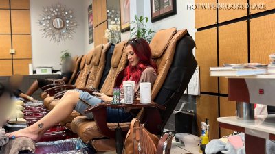 Watch Hotwife Brooke Blaze's leaked NSFW photo on TwXstars