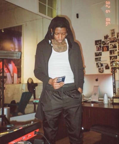 Watch Sahbabii's leaked NSFW photo on TwXstars