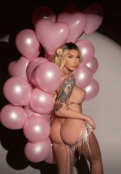 Watch Aubrey Kate's leaked NSFW photo on TwXstars