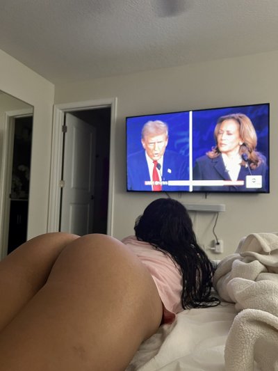 Watch Alina Belle's leaked NSFW photo on TwXstars