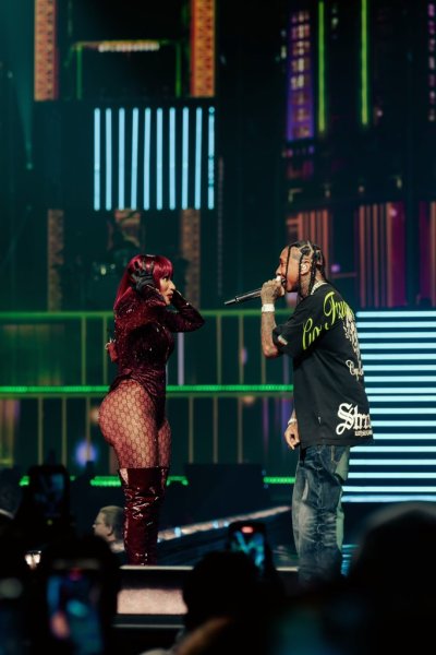 Watch T-Raww's leaked NSFW photo on TwXstars