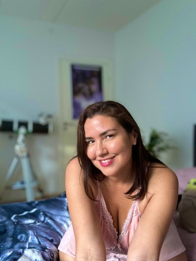 Watch Isa Sato's leaked NSFW photo on TwXstars