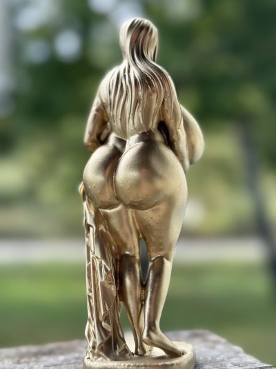 Watch Demora Avarice's leaked NSFW photo on TwXstars