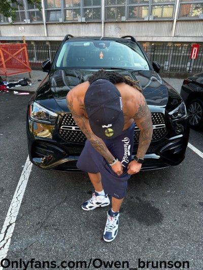 Watch Owen's leaked NSFW photo on TwXstars