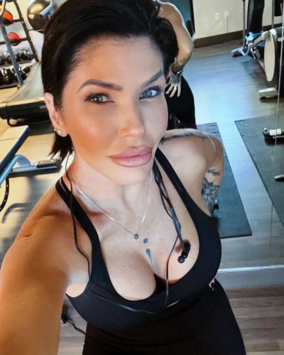 Watch Shay Fox's leaked NSFW photo on TwXstars