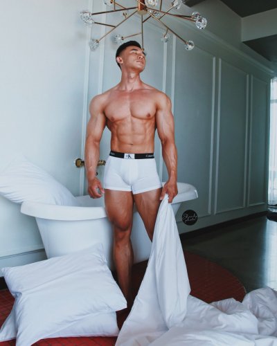 Watch ShenkyPhoto's leaked NSFW photo on TwXstars