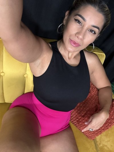 Watch The 1 & Only Enchantress Sahrye Booking FetCon 25's leaked NSFW photo on TwXstars