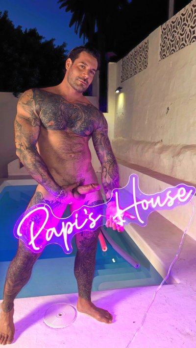Watch Call me Papi's leaked NSFW photo on TwXstars