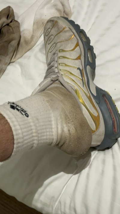 Watch sniffme_sk8boy's leaked NSFW photo on TwXstars