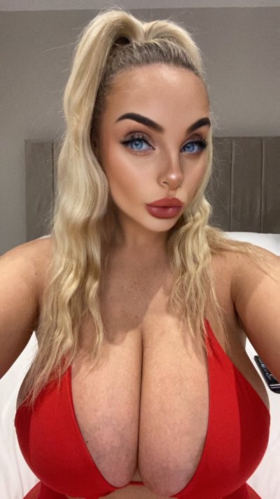 Watch BIG TIT BLONDE👑's leaked NSFW photo on TwXstars