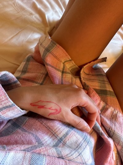 Watch Leona Mia's leaked NSFW photo on TwXstars