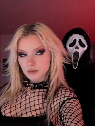 Watch 𝕭𝖚𝖓𝖓𝖎 𝕷𝖞𝖓𝖓's leaked NSFW photo on TwXstars