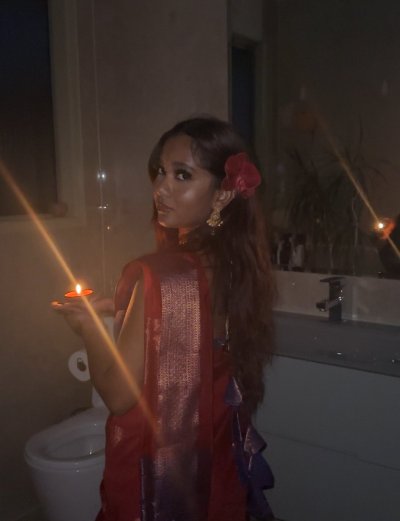 Watch MiaZ's leaked NSFW photo on TwXstars