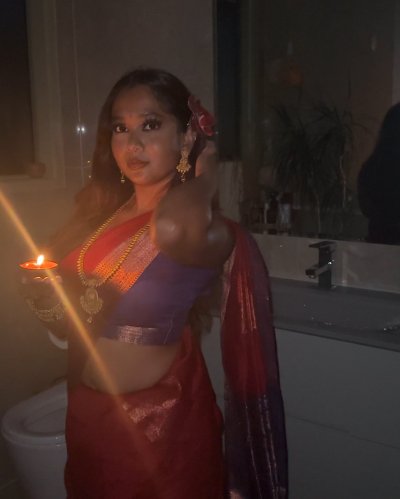 Watch MiaZ's leaked NSFW photo on TwXstars