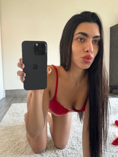 Watch Gabrielle Maya's leaked NSFW photo on TwXstars
