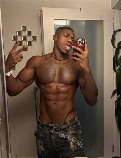 Watch Hello Fresh's leaked NSFW photo on TwXstars