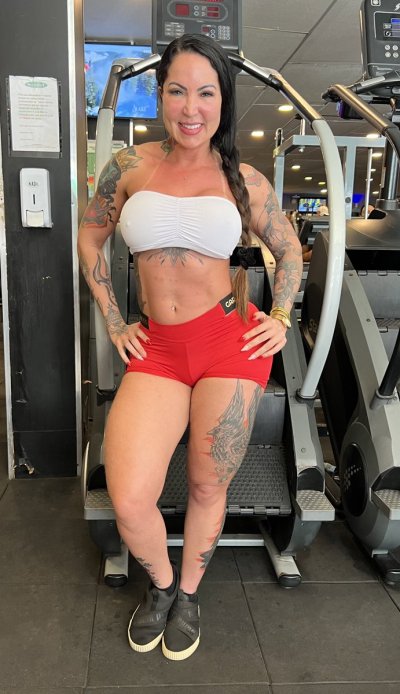 Watch Elisa Sanches's leaked NSFW photo on TwXstars