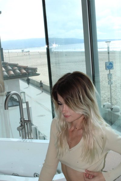 Watch Nicole Nichols's leaked NSFW photo on TwXstars