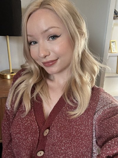 Watch Bailey Holmquist's leaked NSFW photo on TwXstars