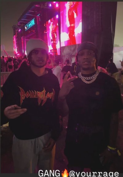 Watch RageUpdates (fb?)'s leaked NSFW photo on TwXstars