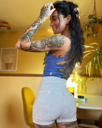 Watch Peechfuzzzz's leaked NSFW photo on TwXstars