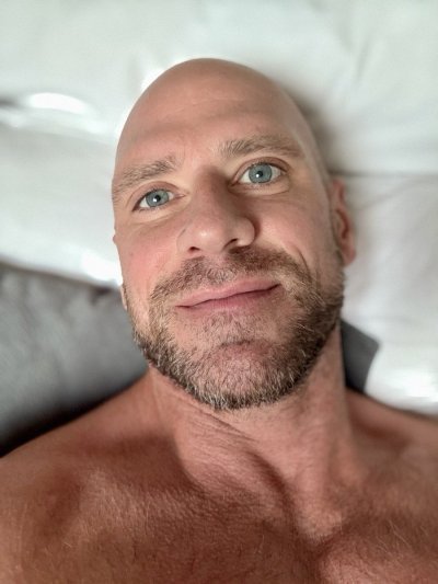 Watch JohnnySins's leaked NSFW photo on TwXstars