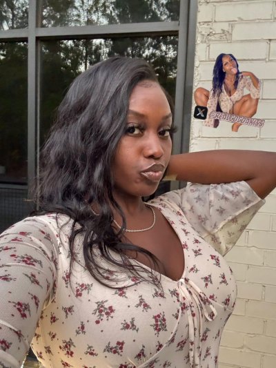 Watch FT QUEEN👑💦's leaked NSFW photo on TwXstars