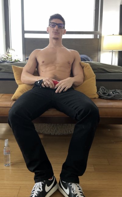 Watch ᴬ ᴵ ᴰ ᴱ ᴺ ᵂ ᴬ ᴿ ᴰ's leaked NSFW photo on TwXstars