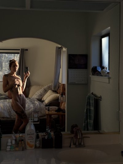 Watch therealslimcadi's leaked NSFW photo on TwXstars