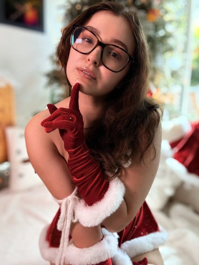 Watch Leana Lovings 💕's leaked NSFW photo on TwXstars