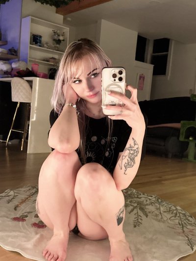 Watch Lauren 🧚🏻‍♀️'s leaked NSFW photo on TwXstars