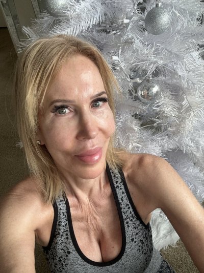 Watch Erica Lauren's leaked NSFW photo on TwXstars