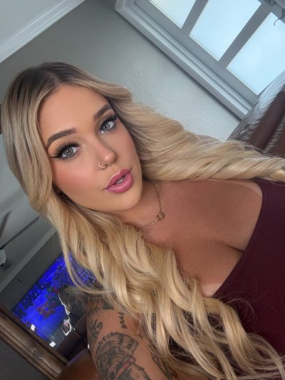 Watch Kali Roses 🌹's leaked NSFW photo on TwXstars