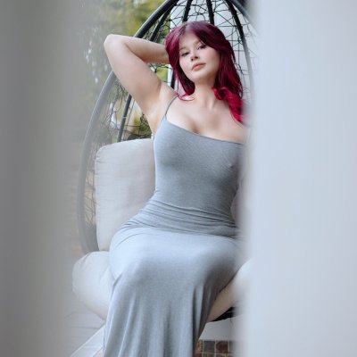 Watch Jenn's leaked NSFW photo on TwXstars