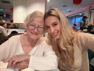 Watch Bri Teresi's leaked NSFW photo on TwXstars