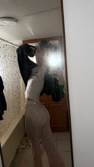 Watch DaisyLove's leaked NSFW photo on TwXstars