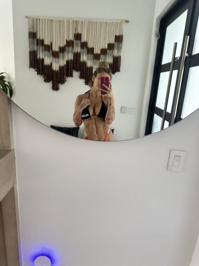 Watch Paige VanZant's leaked NSFW photo on TwXstars