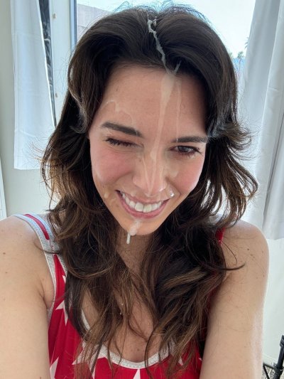 Watch Zoe Wilde's leaked NSFW photo on TwXstars