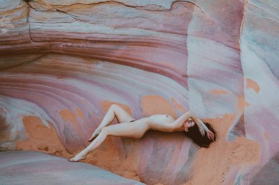 Watch Nicole Vaunt's leaked NSFW photo on TwXstars