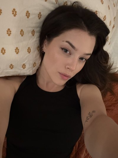 Watch Lauren Summer's leaked NSFW photo on TwXstars