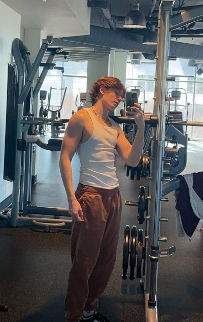 Watch itsevanwade's leaked NSFW photo on TwXstars