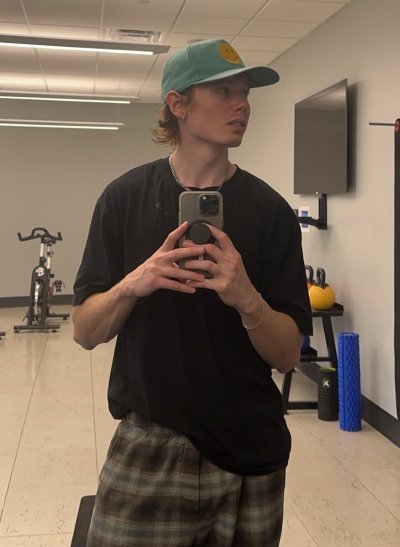 Watch itsevanwade's leaked NSFW photo on TwXstars