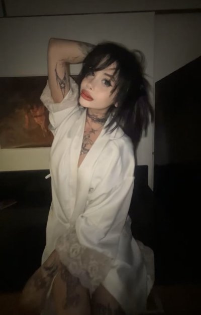 Watch zombrii 🤍's leaked NSFW photo on TwXstars