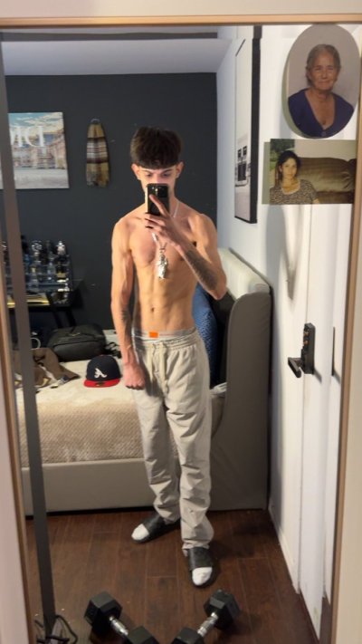 Watch ℑ𝔰𝔯𝔞𝔢𝔩 𝔗𝔞𝔭𝔦𝔞's leaked NSFW photo on TwXstars